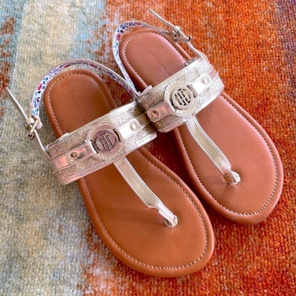 Brand New Tommy Hilfiger Gold Tone Metallic Girls Ankle Strap Sandals